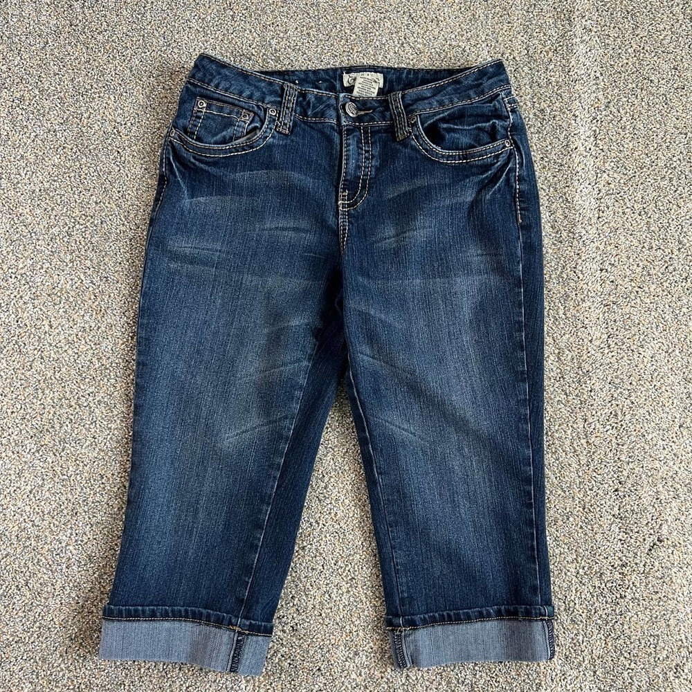 EARL Jean Capris Mid Rise Cuffed Embroidered Stretch Denim Women's 6 Dark Wash